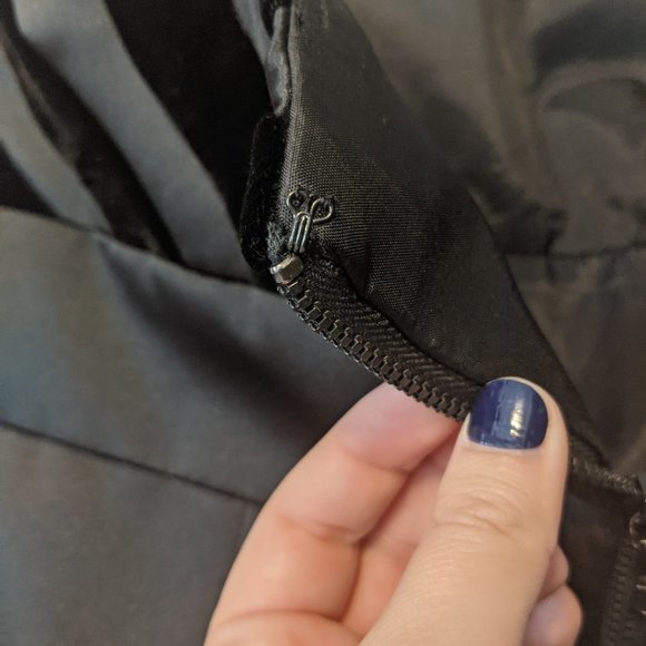 Phoebe Couture Black Velvet Cocktail Dress Size 8 - Picture 9 of 10